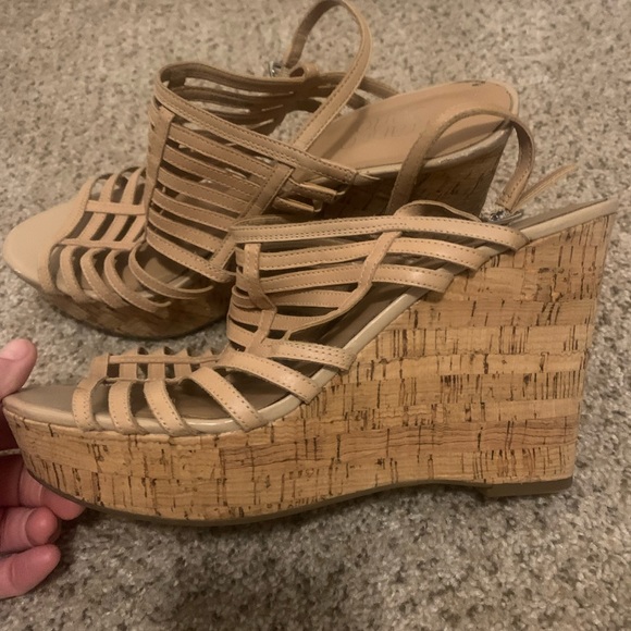 Franko Sarto tan wedges - Picture 3 of 5